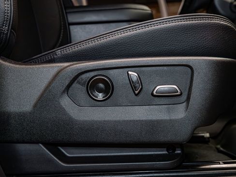 Used 2025 GMC Sierra 3500 Denali w/ Denali Reserve Package image 28