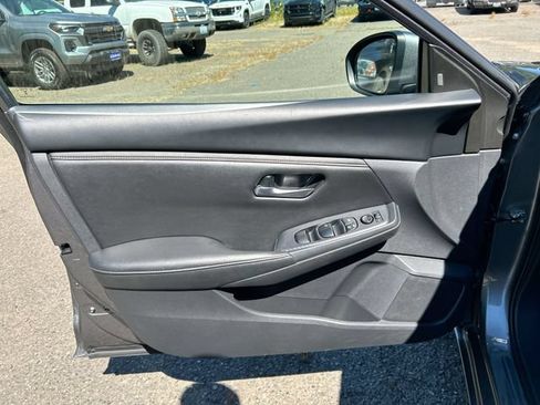 Used 2024 Nissan Sentra SV FWD image 20