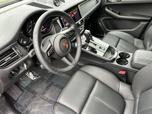 Certified 2025 Porsche Macan GTS AWD/4WD image 4