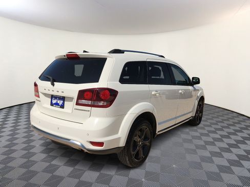 Used 2020 Dodge Journey Crossroad FWD image 4