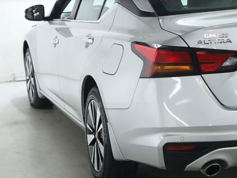 Used 2021 Nissan Altima 2.5 SV w/ SV Premium Package image 41