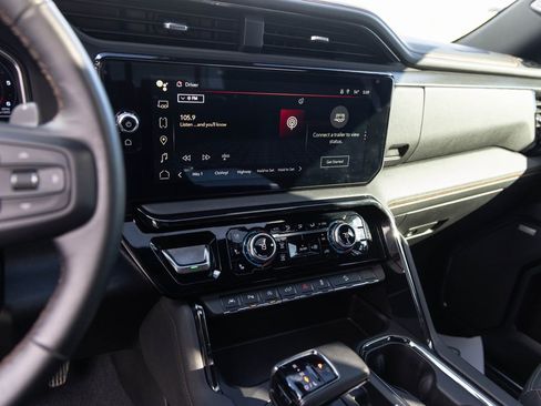 Used 2024 GMC Sierra 1500 AT4 w/ Technology Package image 11