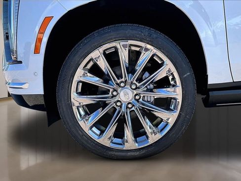 New 2026 Cadillac Escalade ESV Luxury w/ LPO, Radiant Package AWD/4WD image 12