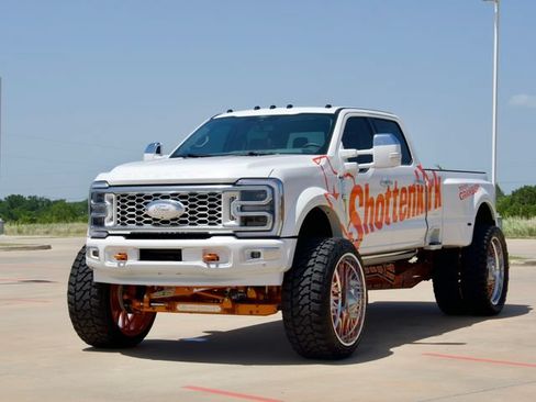 Used 2026 Ford F450 Platinum w/ Platinum Plus Package AWD/4WD image 9