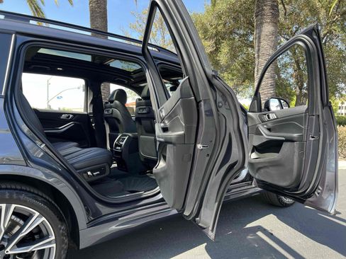 Used 2022 BMW X7 xDrive40i w/ M Sport Package AWD/4WD image 70