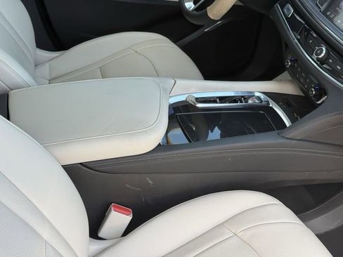 Used 2024 Buick Enclave Essence w/ Sport Touring Edition image 20