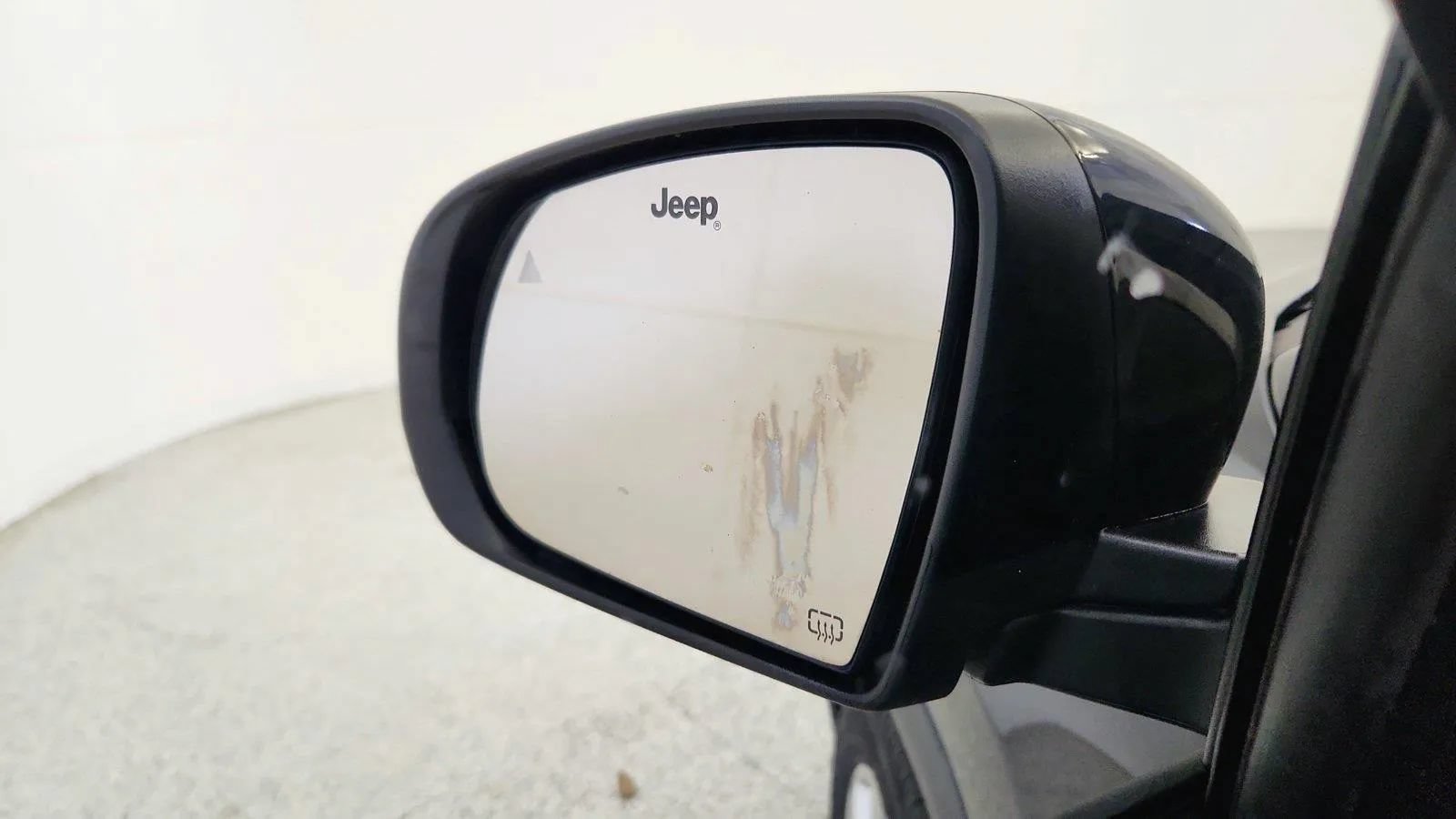 Used 2023 Jeep Compass Latitude AWD/4WD image 16