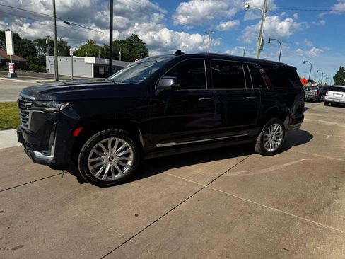 Used 2022 Cadillac Escalade ESV Premium Luxury Platinum AWD/4WD image 6