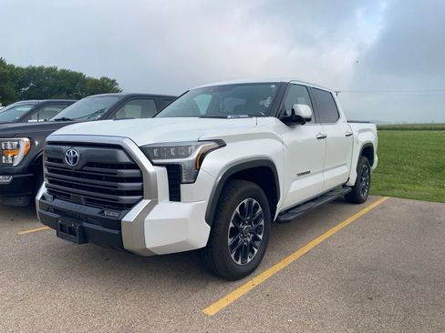 Used 2023 Toyota Tundra Limited AWD/4WD image 18