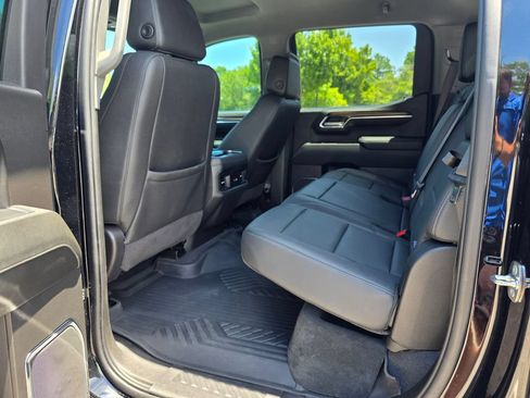 Used 2024 Chevrolet Silverado 1500 LT Trail Boss w/ LT Trail Boss Premium Package AWD/4WD image 29