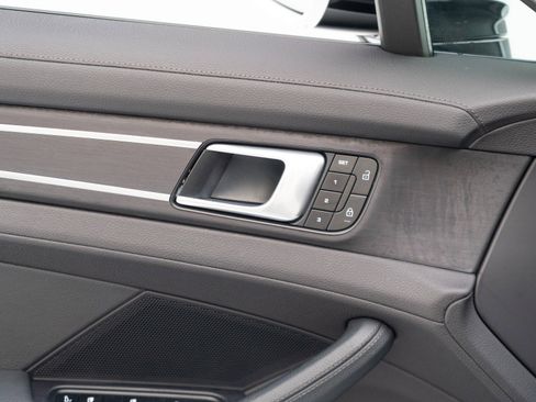 Certified 2023 Porsche Panamera Platinum Edition image 21