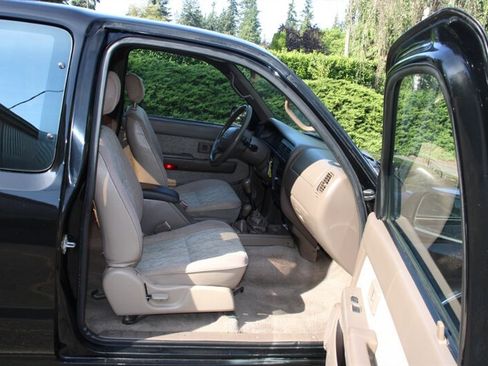 Used 1998 Toyota Tacoma 4x4 Xtracab w/ Convenience Pkg image 6