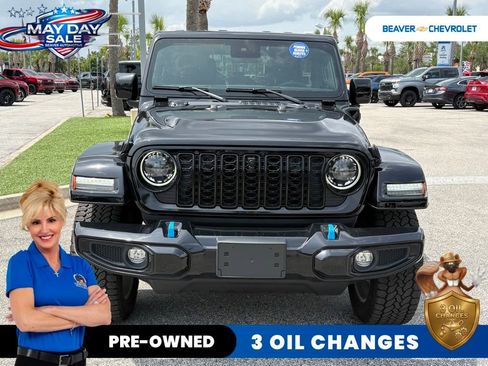 Used 2024 Jeep Wrangler High Altitude AWD/4WD image 2