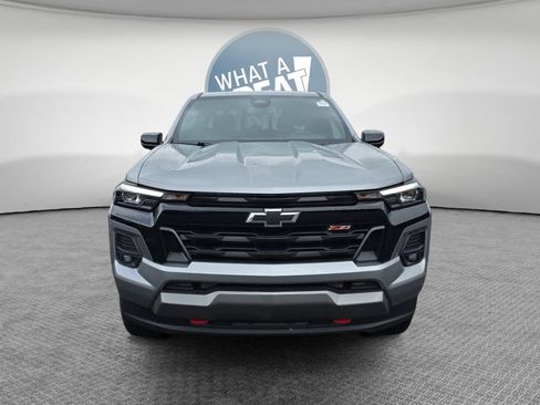 Used 2023 Chevrolet Colorado Z71 w/ Z71 Convenience Package 2 AWD/4WD image 9