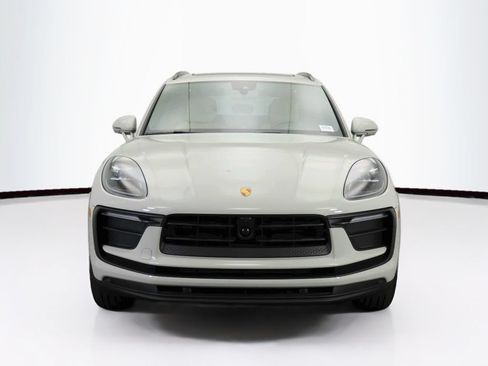 Used 2025 Porsche Macan AWD/4WD image 10