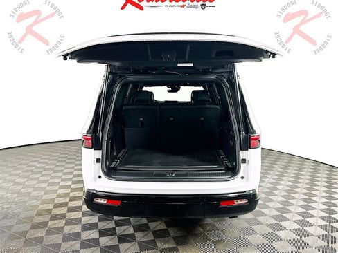 New 2025 Jeep Wagoneer L Series III image 16