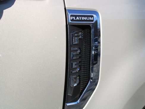 Used 2017 Ford F250 Platinum w/ Platinum Ultimate Package image 29