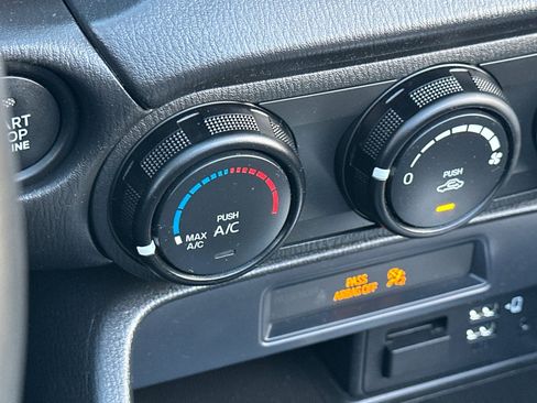 Used 2022 MAZDA MX-5 Miata Sport image 28