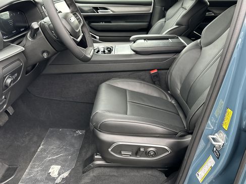 New 2026 Jeep Grand Wagoneer 4WD image 10