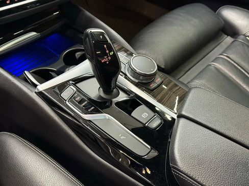 Used 2018 BMW 530i xDrive image 21