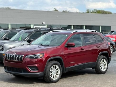 Used 2020 Jeep Cherokee Latitude w/ Cold Weather Group AWD/4WD image 31
