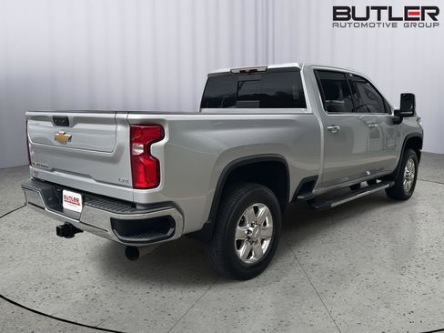 Used 2022 Chevrolet Silverado 2500 LTZ w/ LTZ Convenience Package image 5
