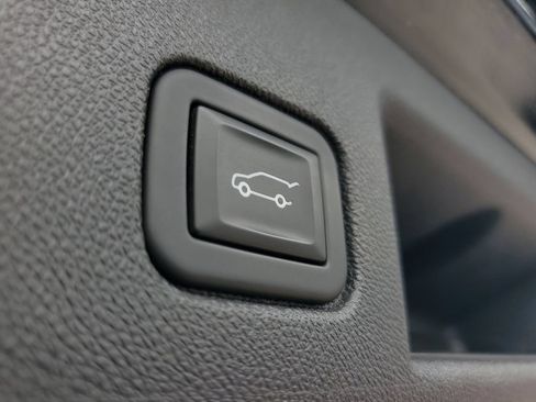 Certified 2023 Chevrolet Equinox Premier AWD/4WD image 9