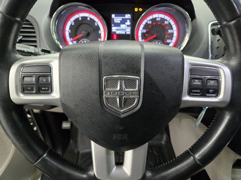 Used 2011 Dodge Grand Caravan Crew image 17