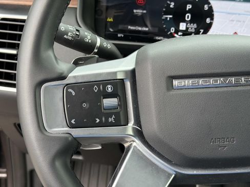 Used 2025 Land Rover Discovery Dynamic SE AWD/4WD image 23
