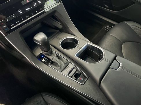 Used 2021 Toyota Avalon Limited image 26