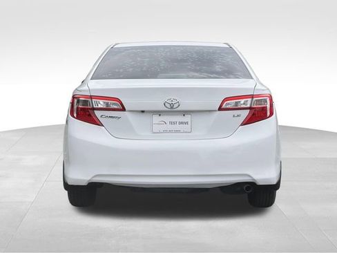 Used 2014 Toyota Camry LE FWD image 4