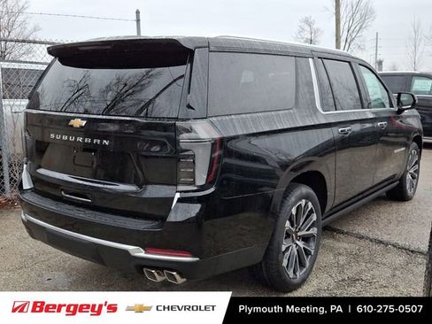 New 2026 Chevrolet Suburban High Country image 3