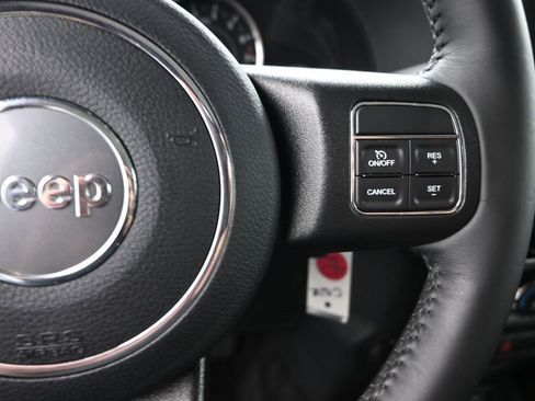 Used 2017 Jeep Wrangler Sahara w/ Connectivity Group image 27