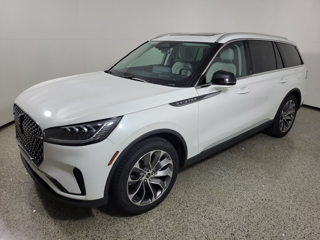 New 2027 Lincoln Aviator Reserve RWD image 2