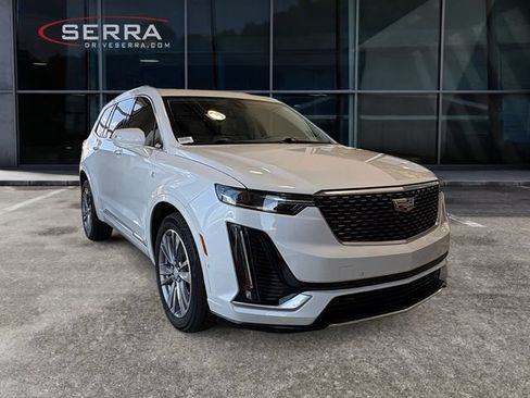 Certified 2022 Cadillac XT6 Premium Luxury w/ Technology Package AWD/4WD image 5
