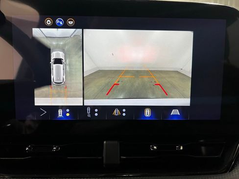 New 2026 Chevrolet Equinox RS w/ Convenience Package III AWD/4WD image 26