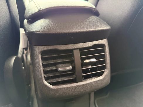 Used 2015 Ford Fusion SE image 27