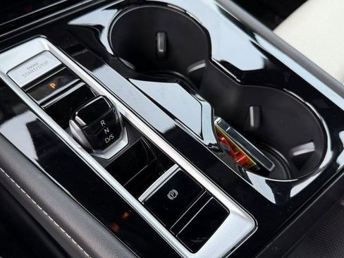 Used 2025 Volkswagen Atlas Cross Sport SEL Premium R-Line image 32