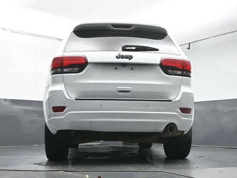Used 2019 Jeep Grand Cherokee Altitude image 37