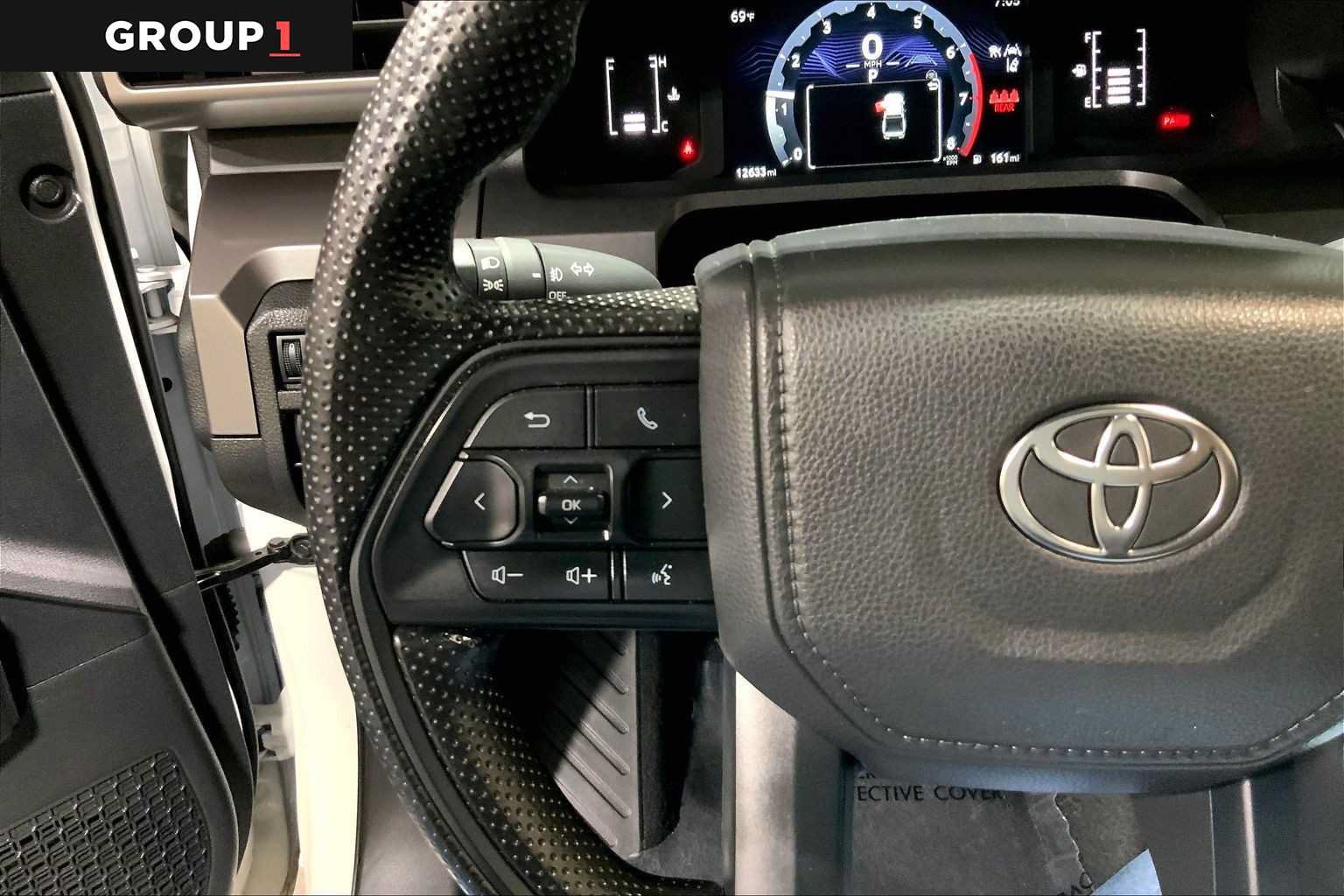 Certified 2025 Toyota Tacoma SR5 AWD/4WD image 24