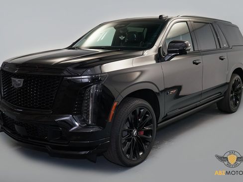 Used 2026 Cadillac Escalade ESV V image 3