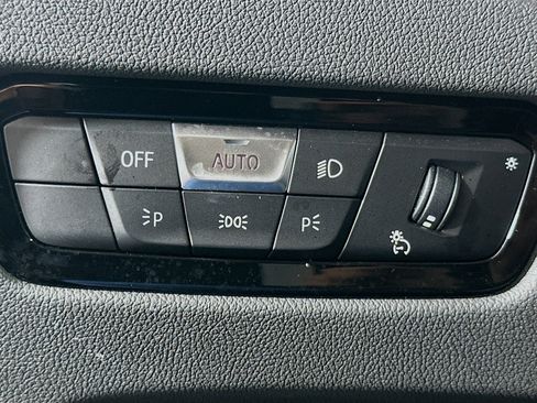 Used 2025 BMW 330i Sedan image 17