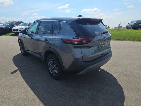 Used 2023 Nissan Rogue S AWD/4WD image 3