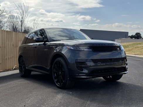 New 2025 Land Rover Range Rover Sport Dynamic SE image 3