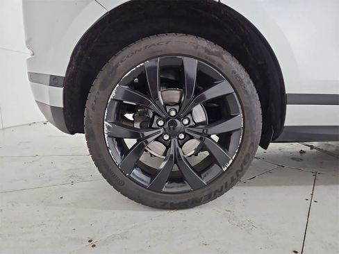 Used 2020 Land Rover Range Rover Evoque SE image 13