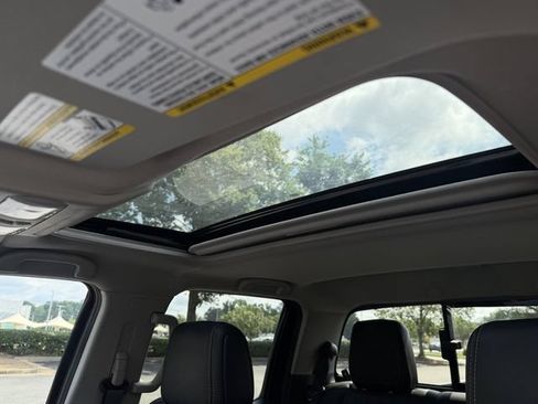 Used 2024 Nissan Frontier SL w/ Technology Package RWD image 28