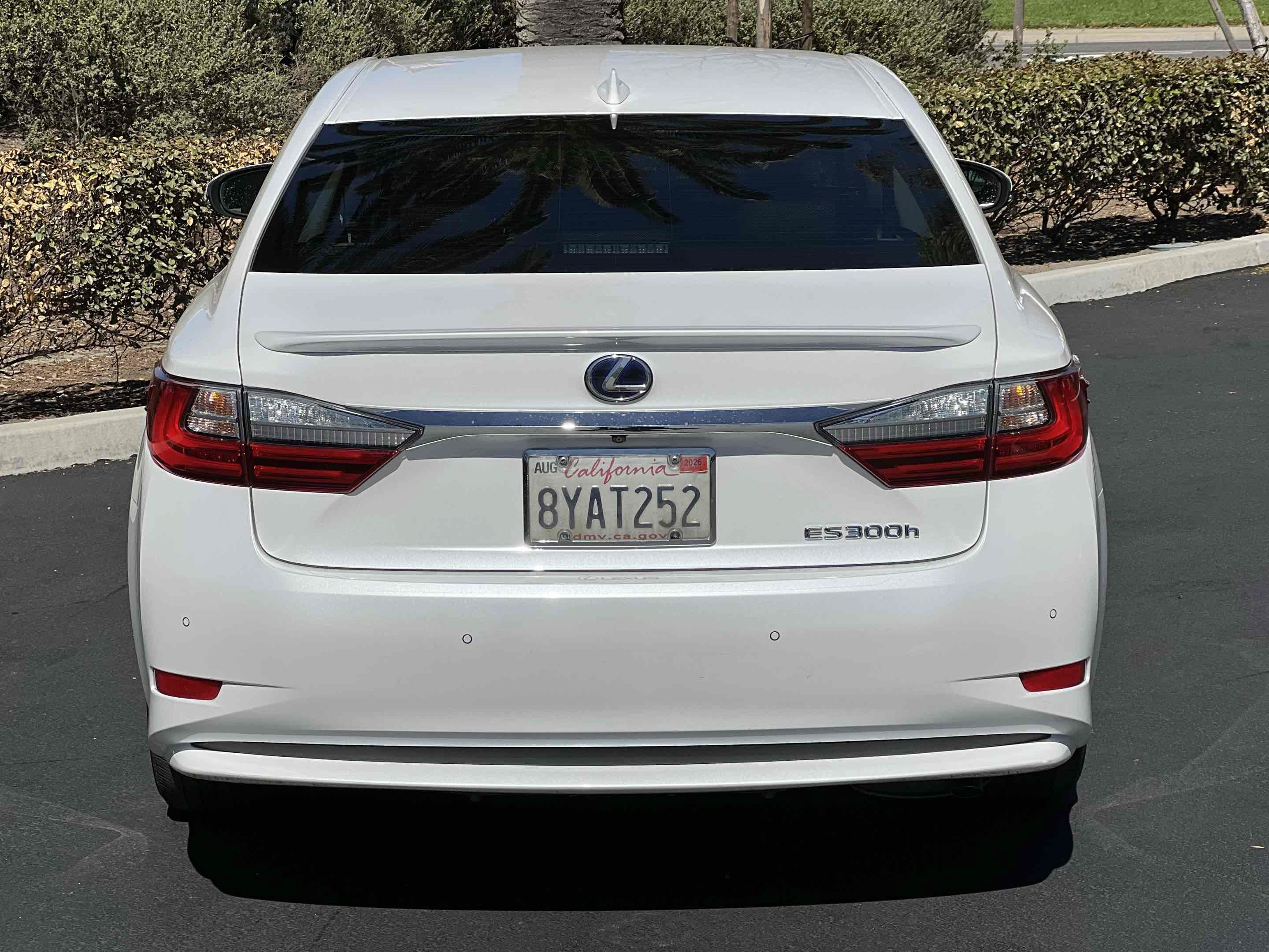 Used 2018 Lexus ES 300h w/ Luxury Package FWD image 11