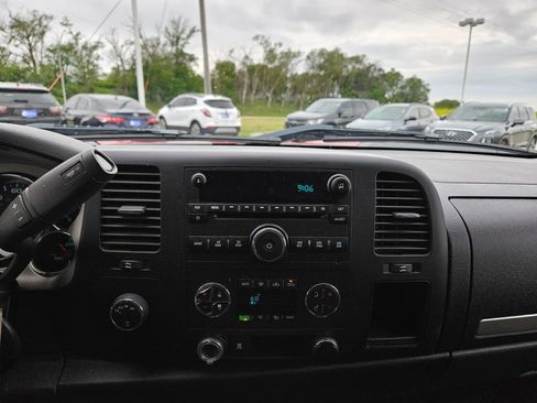 Used 2010 Chevrolet Silverado 1500 LT w/ Power Pack Plus AWD/4WD image 14