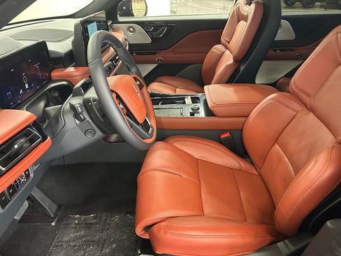 New 2025 Lincoln Aviator Reserve w/ Equipment Group 201A image 8