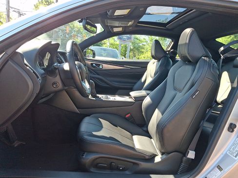 Used 2019 INFINITI Q60 3.0t Luxe w/ Essential Package AWD/4WD image 12